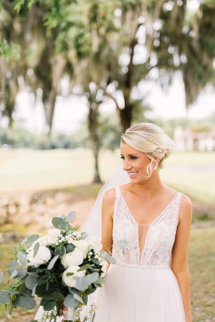white and green bridal bouquet country club of ocala wedding