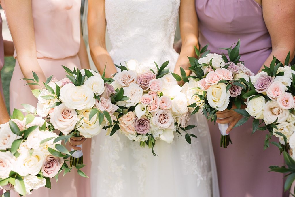 lavender and blush bridesmaid bouquets